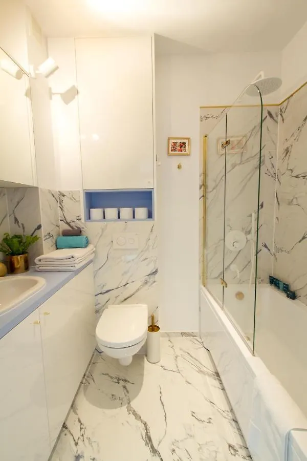 Nowy Apartment Przy Placu Szembeka Varsavia 0*,  Polonia