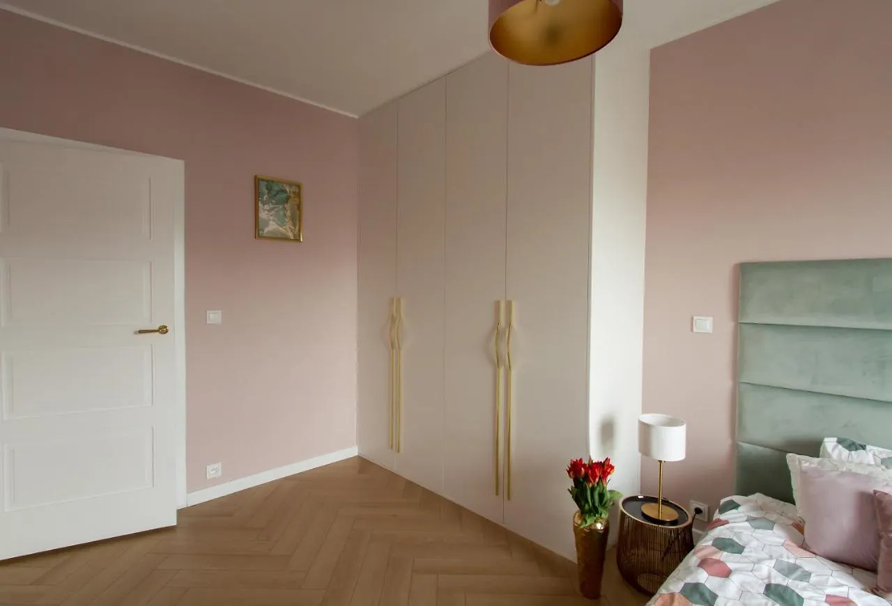 Nowy Apartment Przy Placu Szembeka Warszawa Polska